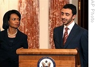 U.S. Secretary of State Condoleezza Rice (l) and UAE Foreign Minister Sheikh Abdallah bin-Zayed al-Nahyan at the State Department in Washington, 15 Jan 2009