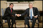 President George W. Bush welcomes Panamas President Martin Torrijos to the Oval Office, Friday, Feb. 16, 2007. White House photo by Eric Draper