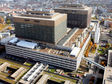 Vorerst sollen nur Krankenhuser wie das AKH in Wien (Bild) sowie Brogebude energieschonend aus de