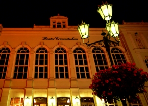 Theater Crimmitschau bei Nacht
