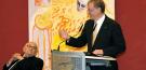 Bundesprsident Horst Khler am Rednerpult beobachtet von Egon Bahr