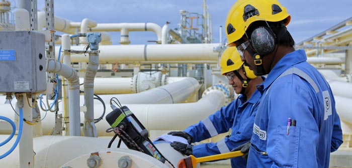 BP workers using powerful new technology to test pipelines more safely and efficiently