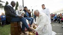 Neste ano, papa lavou pés de refugiados na Quinta-feira Santa 