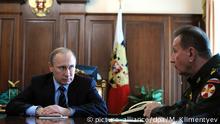 Der russische Präsident Wladimir Putin während eines Kreml Sitzung