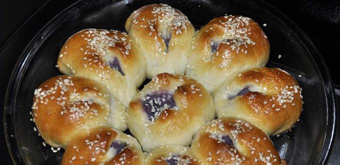 11.10.2011 DW-TV Global Snack Flash-Galerie Purple-Yam-Bread