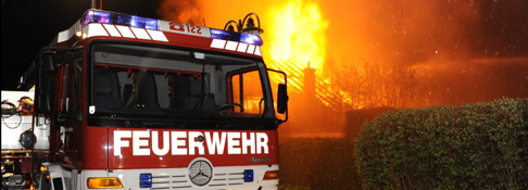 TLF vor brennender Bootswerft in Velden (Krnten)